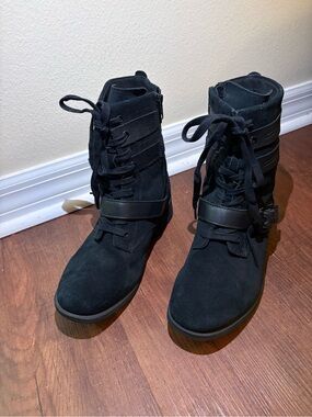 UGG Women’s Size 9 Black Suede Leather Moto Combat Boots Lace Up Buckle Zip
